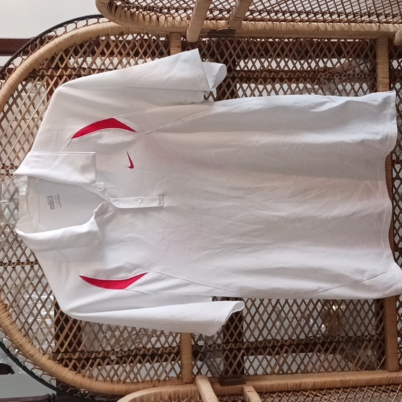 Men's Nike Shirt - Picture 2 of 6